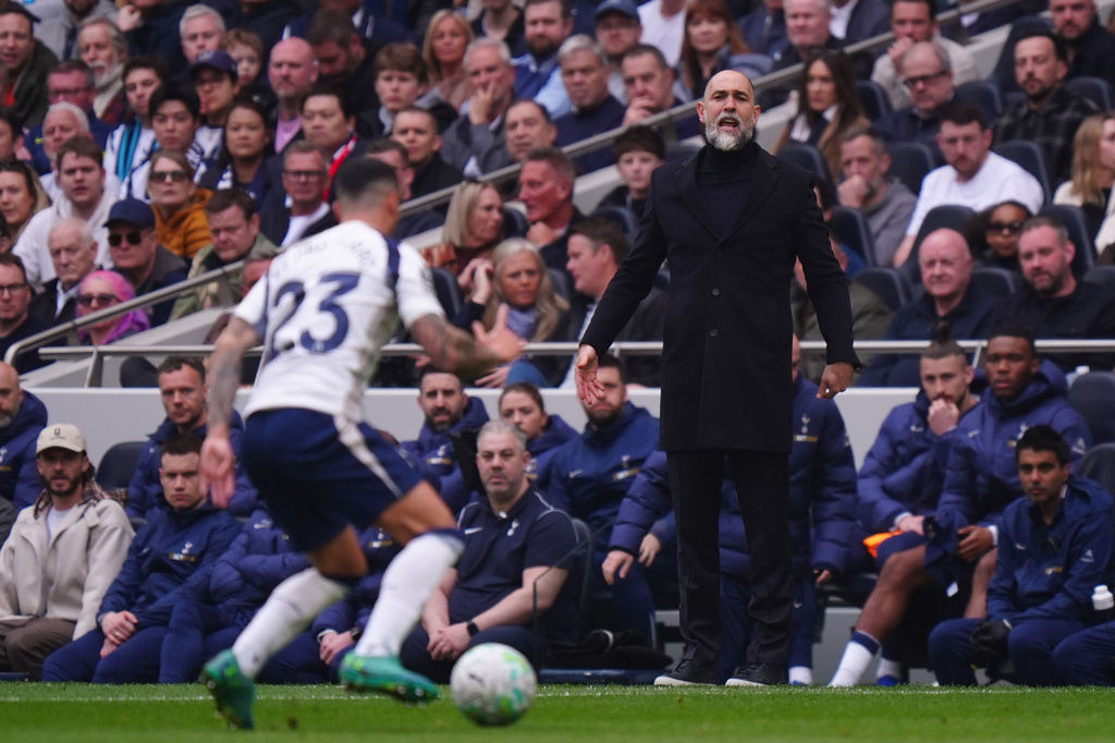 Tottenham Hotspur manager Igor Tudor shouts instructions, during the English Premier League soccer match between Tottenham Hotspur and Nottingham Forest, in London, Sunday, March 22, 2026. (Bradley Collyer/PA via AP)