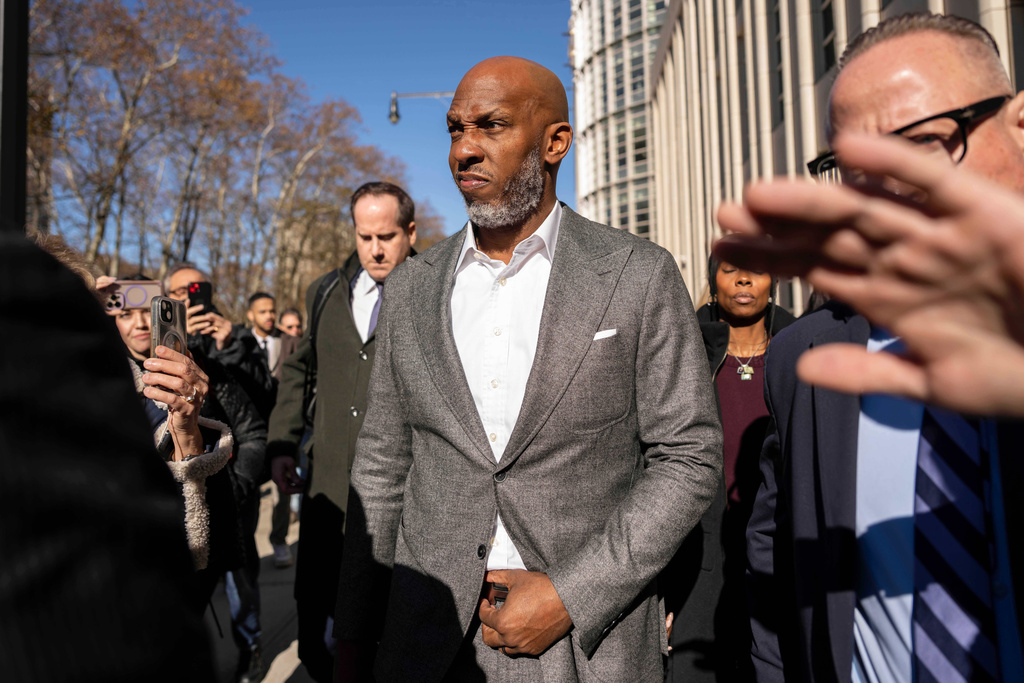 Portland Trail Blazers' head coach Chauncey Billups leaves Brooklyn federal court, Monday, Nov. 24, 2025, in New York. (AP Photo/Yuki Iwamura)