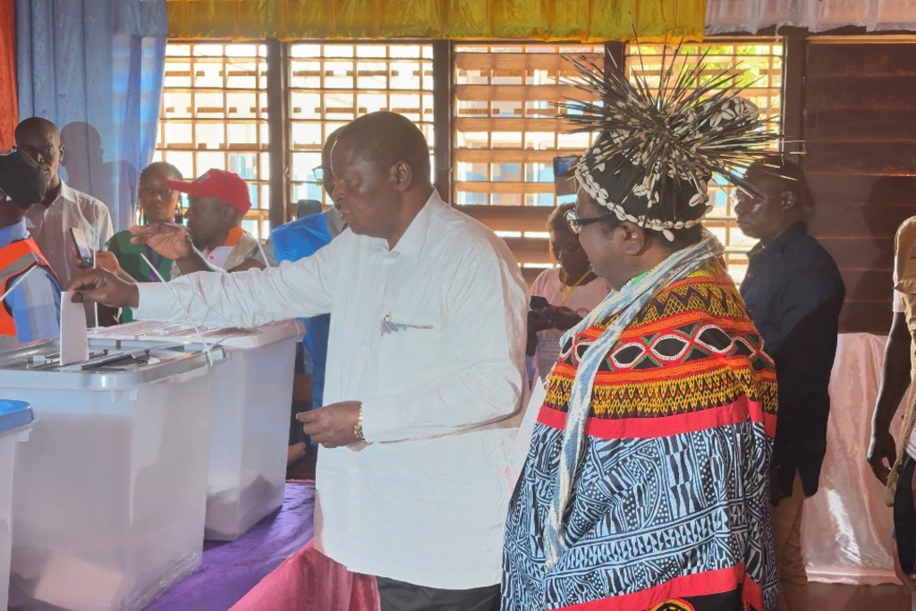 Presidential candidate Faustin-Archange Touadéra casts his ballot in the presidential election in Bangui, Central African Republic, Sunday, Dec. 28, 2025. (AP Photo/Jean-Fernand Koena)