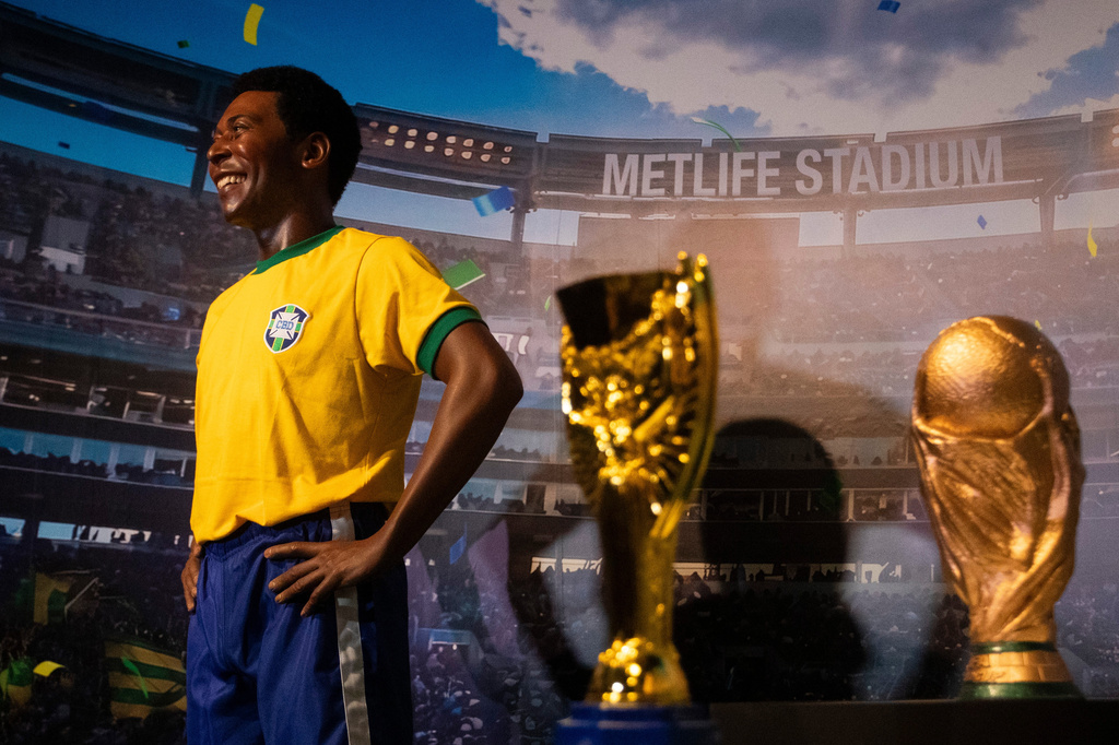 A wax statue of Brazilian soccer great Pele is unveiled at the Dreamland Wax Museum at the AquaRio Marine Aquarium in Rio de Janeiro, Wednesday, June 3, 2026. (AP Photo/Bruna Prado)