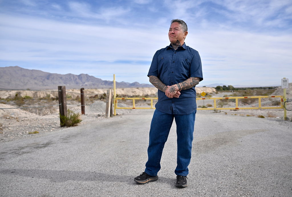 Kai Regan, a former Transportation Security Administration agent, is seen on Tuesday, Nov. 11, 2025, in Las Vegas. (AP Photo/David Becker)