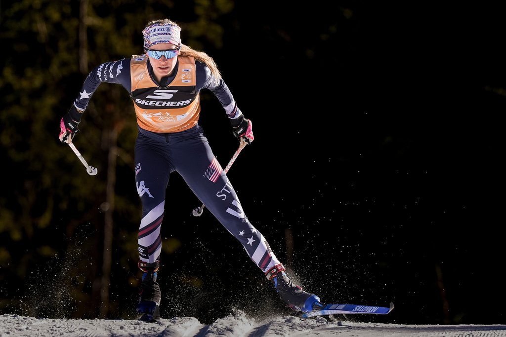 United States' Jessie Diggins competes on her way to win the women's 20 km pursuit classic, part of the Tour de ski, cross-country skiing event, in Dobbiaco, Italy, Thursday, Jan. 1, 2026. (Terje Pedersen/NTB Scanpix via AP)