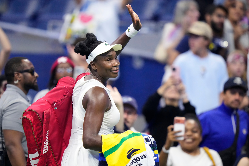 Venus Williams, of the United States, waves as she leaves the court following her first round loss to compatriot Sofia Kenin at the U.S. Open tennis championships, Monday, Aug. 31, 2026, in New York. (AP Photo/Frank Franklin II)