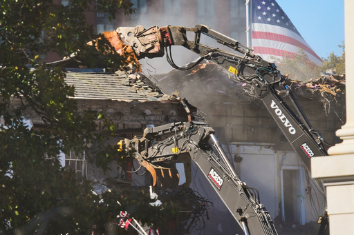 Work continues on the demolition of a part of the East Wing of the White House, Tuesday, Oct. 21, 2025, in Washington, before construction of a new ballroom. (AP Photo/Jacquelyn Martin) Work continues on the demolition of a part of the East Wing of the White House, Tuesday, Oct. 21, 2025, in Washington, before construction of a new ballroom. (AP Photo/Jacquelyn Martin)