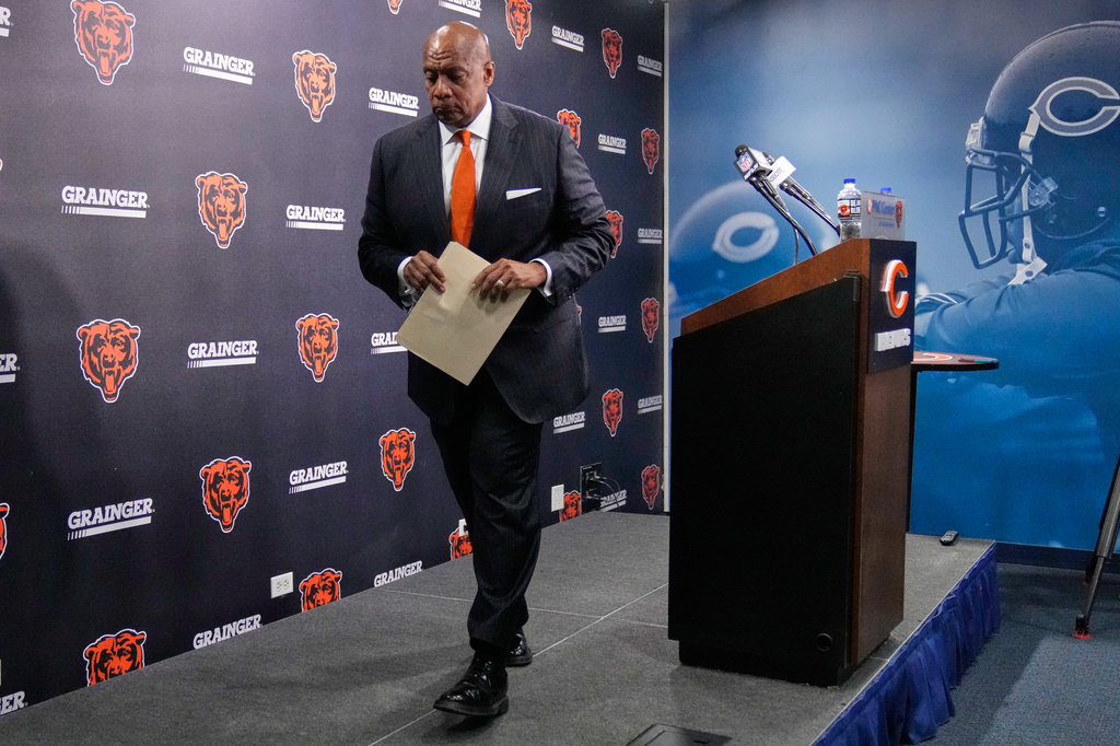 Chicago Bears President and CEO Kevin Warren leaves after a news conference Thursday, Aug. 13, 2026, in Lake Forest, Ill. (AP Photo/Nam Y. Huh)