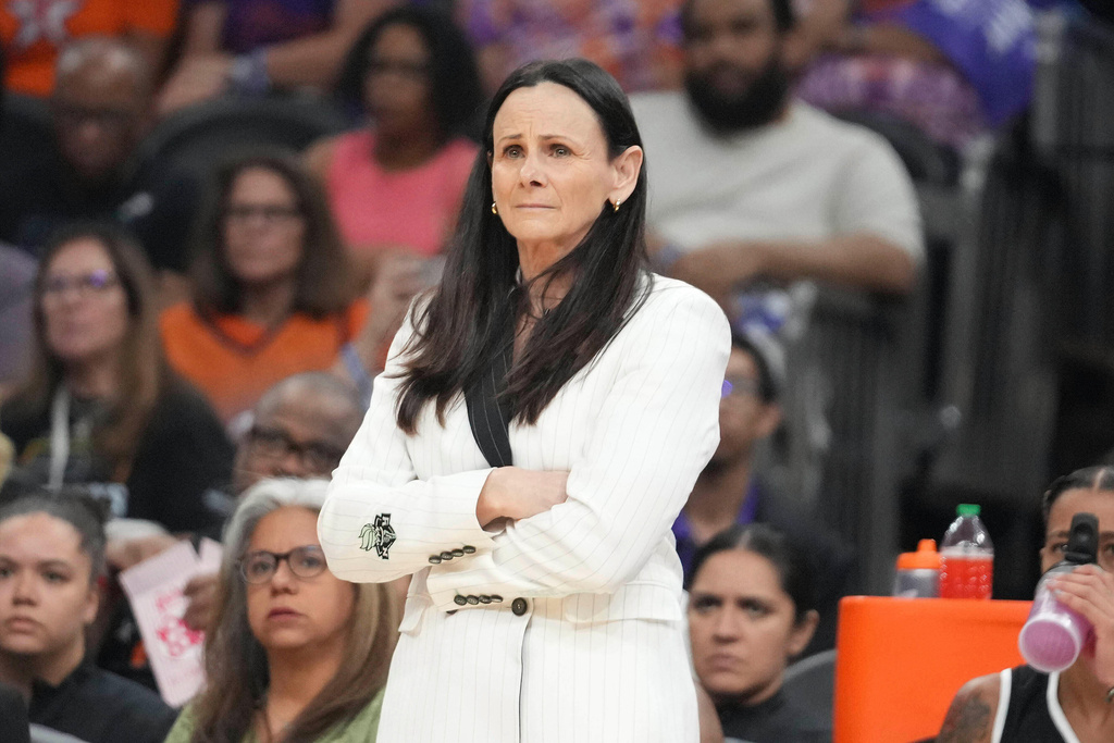 FILE - New York Liberty Head Coach Sandy Brondello looks on as her team plays against the Phoenix Mercury during the second half of Game 1 in the first round of the WNBA basketball playoffs Sept. 14, 2025, in Phoenix. (AP Photo/Darryl Webb, File)