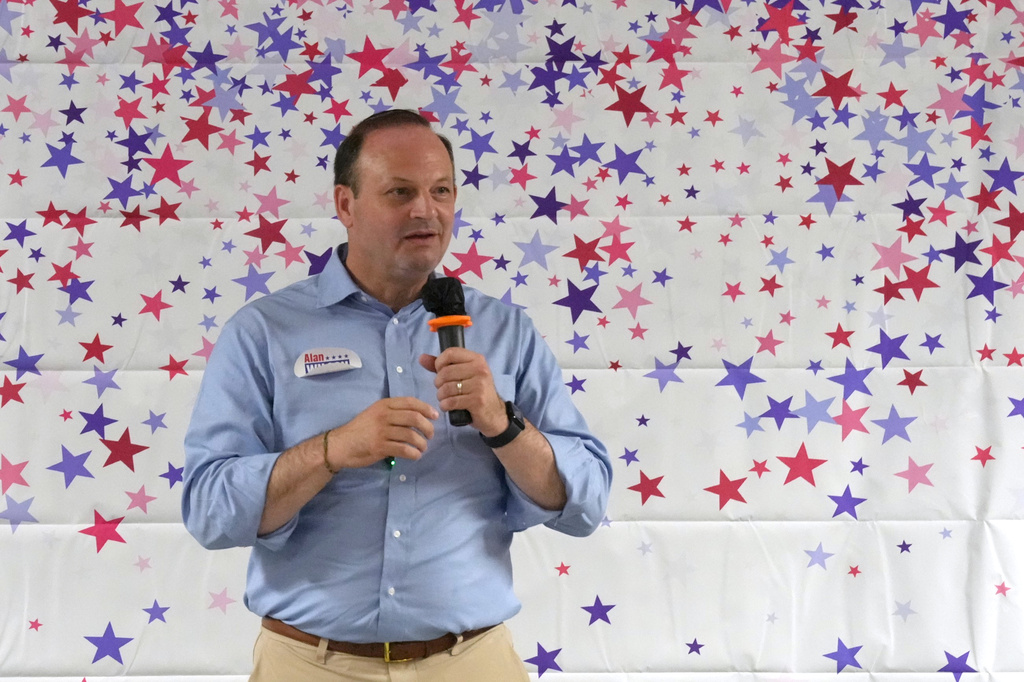 South Carolina Attorney General Alan Wilson speaks to supporters at a VFW post as he campaigns in the Republican gubernatorial primary runoff, Monday, June 22, 2026, in Sumter, S.C. (AP Photo/Meg Kinnard)