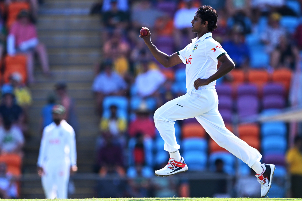 Bangladesh's Hasan Mahmud bowls to Australia during their cricket test match in Darwin, Australia, Thursday, Aug. 13, 2026. (James Ross/AAP Image via AP)