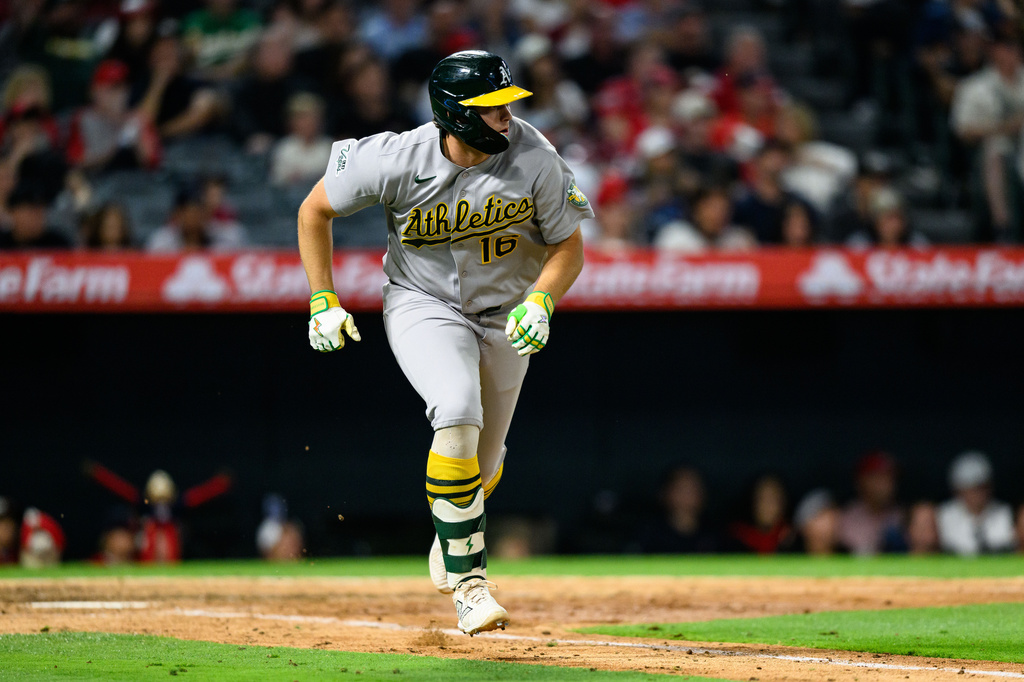 Athletics' Nick Kurtz runs after hitting an RBI single during the sixth inning of a baseball game against the Los Angeles Angels, Tuesday, May 19, 2026, in Anaheim, Calif. (AP Photo/William Liang)