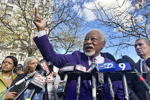 Sonya Massey’s father, James Wilburn, speaks outside the Peoria County Courthouse in Peoria, Ill. on Wednesday, October 29, 2025. (AP Photo/John O’Connor) Sonya Massey’s father, James Wilburn, speaks outside the Peoria County Courthouse in Peoria, Ill. on Wednesday, October 29, 2025. (AP Photo/John O’Connor)