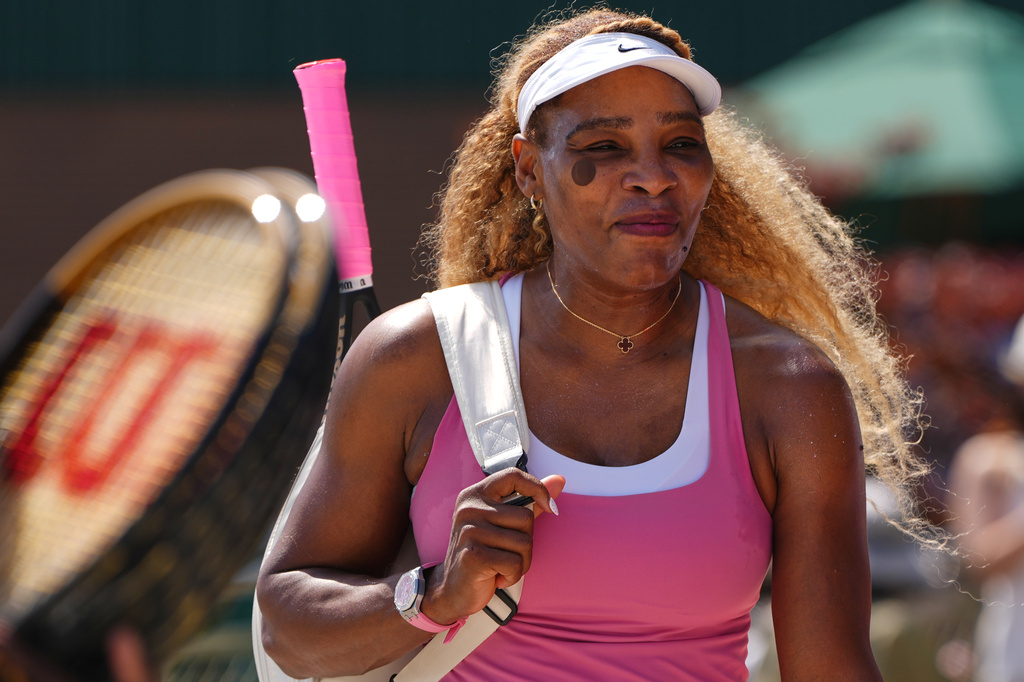 Serena Williams of the United States arrives at a training session at the All England Lawn Tennis and Croquet Club, ahead of the Wimbledon Championships in London, Thursday, June 25, 2026. (AP Photo/Kirsty Wigglesworth)