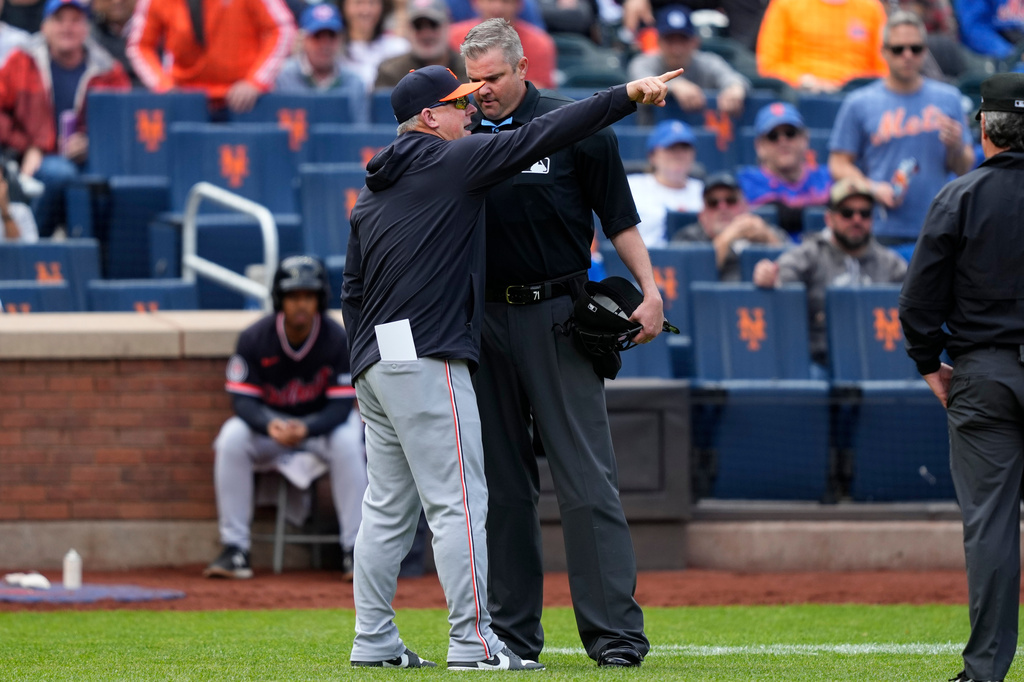 Detroit Tigers manager A.J. Hinch argues with an umpire during the fourth inning of a baseball game against the New York Mets, Thursday, May 14, 2026, in New York. (AP Photo/Yuki Iwamura)