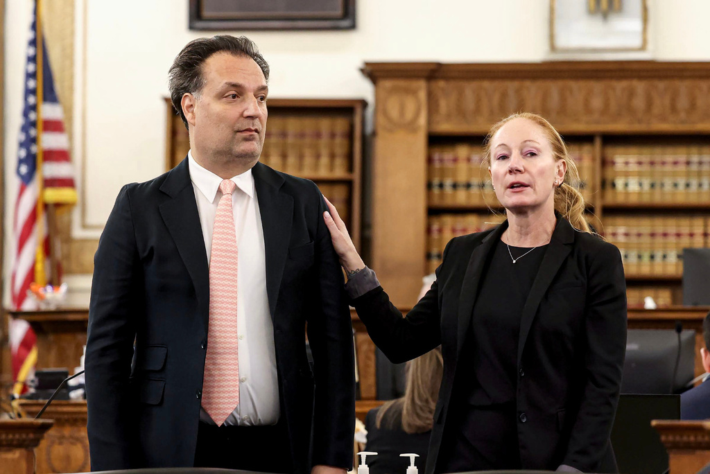 Defense attorney Kelli Porges, right, introduces her client, murder defendant Brian Walshe, to prospective jurors in Norfolk Superior Court in Dedham, Mass., Tuesday, Nov. 18, 2025. (Mark Stockwell/Boston Herald via AP, Pool)