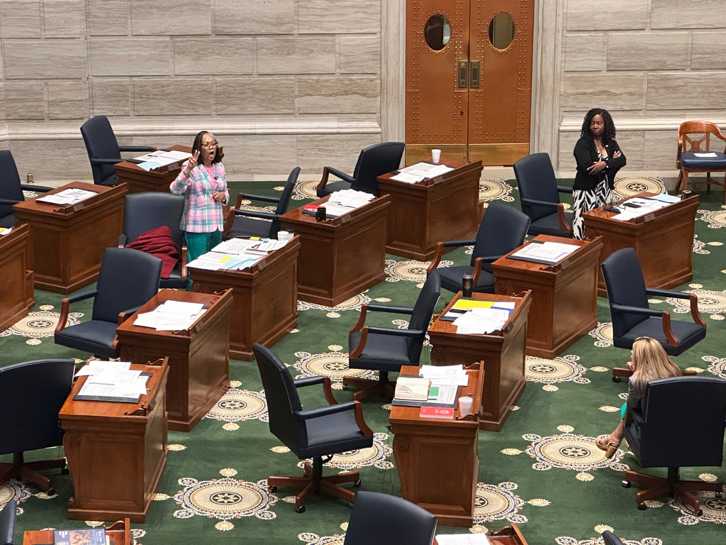 Missouri state Sen. Barbara Washington, left, a Democrat, speaks against a congressional redistricting plan in a largely empty Senate chamber, Friday, Sept. 12, 2025, in Jefferson City, Mo. (AP Photo/David A. Lieb)
