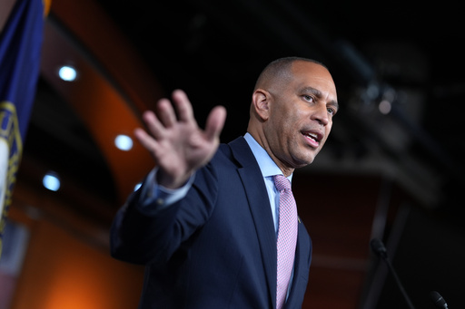 House Minority Leader Hakeem Jeffries, D-N.Y., meets with reporters at the Capitol in Washington, Thursday, Sept. 25, 2025, days before federal funding runs out that could trigger a government shutdown. (AP Photo/J. Scott Applewhite) House Minority Leader Hakeem Jeffries, D-N.Y., meets with reporters at the Capitol in Washington, Thursday, Sept. 25, 2025, days before federal funding runs out that could trigger a government shutdown. (AP Photo/J. Scott Applewhite)
