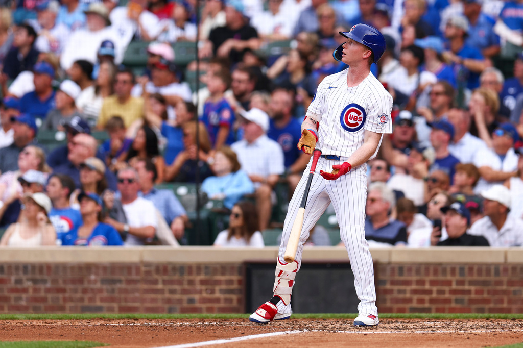 Chicago Cubs designated hitter Pete Crow-Armstrong drops the bat after hitting a home run during the fourth inning of a baseball game against the Los Angeles Dodgers in Chicago, Wednesday, Aug. 5, 2026. (AP Photo/Jessie Alcheh)