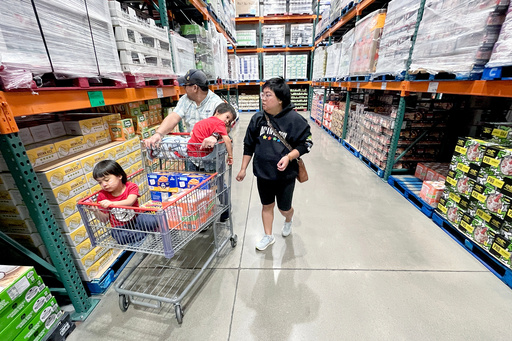 KC Neufeld, right, shops with her family in Englewood, Colo., Wednesday, Oct. 29, 2025. (AP Photo/Thomas Peipert) KC Neufeld, right, shops with her family in Englewood, Colo., Wednesday, Oct. 29, 2025. (AP Photo/Thomas Peipert)