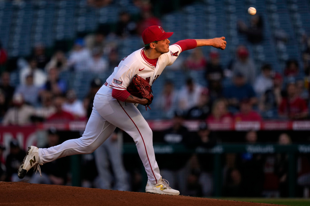 Los Angeles Angels starting pitcher Sam Aldegheri throws to the plate during the first inning of a baseball game against the Chicago White Sox, Tuesday, May 5, 2026, in Anaheim, Calif. (AP Photo/Mark J. Terrill)