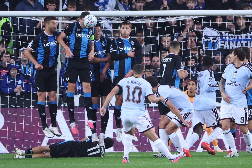 Aston Villa's Emiliano Buendia makes an attempt to score on a free kick during the Champions League opening phase soccer match between Club Brugge and Aston Villa in Bruges, Belgium, Tuesday, Sept. 8, 2026. (AP Photo/Omar Havana)