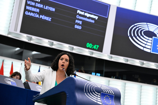 French far-left European Parliament member Manon Aubry speaks during a no-confidence debate against the European Commission, Monday, Oct. 6, 2025 at the European Parliament in Strasbourg, eastern France. (AP Photo/Pascal Bastien) French far-left European Parliament member Manon Aubry speaks during a no-confidence debate against the European Commission, Monday, Oct. 6, 2025 at the European Parliament in Strasbourg, eastern France. (AP Photo/Pascal Bastien)