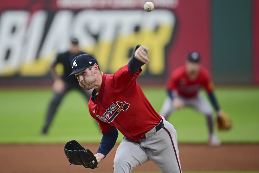 Atlanta Braves starting pitcher Joey Wentz delivers during the first inning of a baseball game against the Cleveland Guardians, Saturday, Aug. 16, 2025, in Cleveland. (AP Photo/David Dermer)