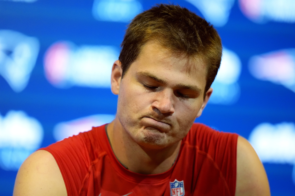 New England Patriots quarterback Drake Maye (10) speaks during a press conference after an NFL football game against the Pittsburgh Steelers, Sunday, Sept. 21, 2025, in Foxborough, Mass. (AP Photo/Robert F. Bukaty)
