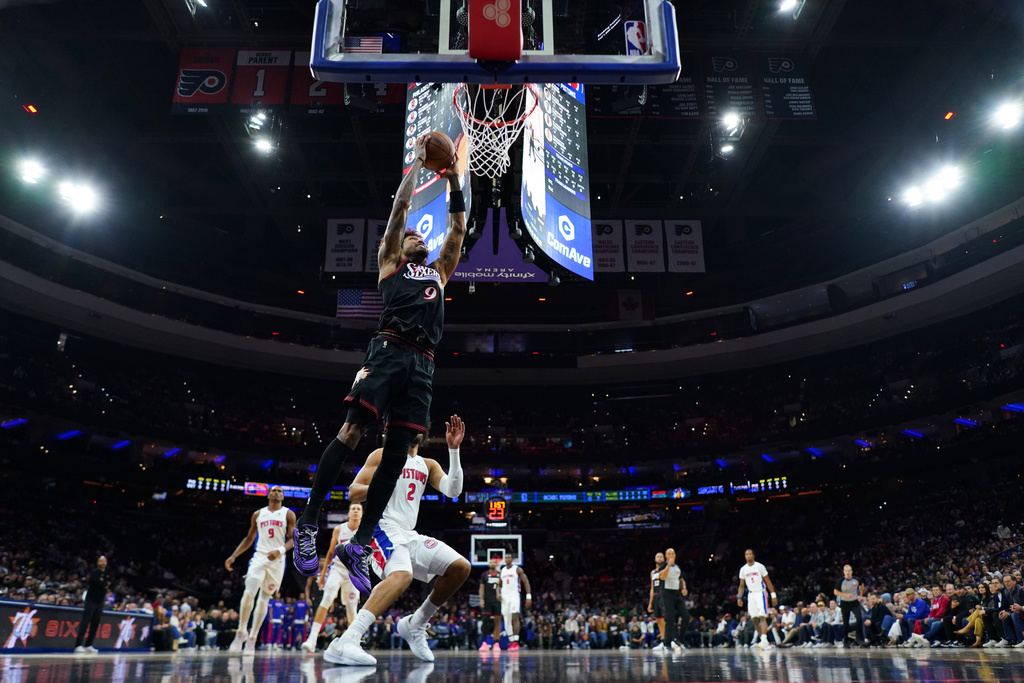 Philadelphia 76ers' Kelly Oubre Jr. goes up for a dunk during the first half of an NBA basketball game against the Detroit Pistons Sunday, Nov. 9, 2025, in Philadelphia. (AP Photo/Matt Slocum)