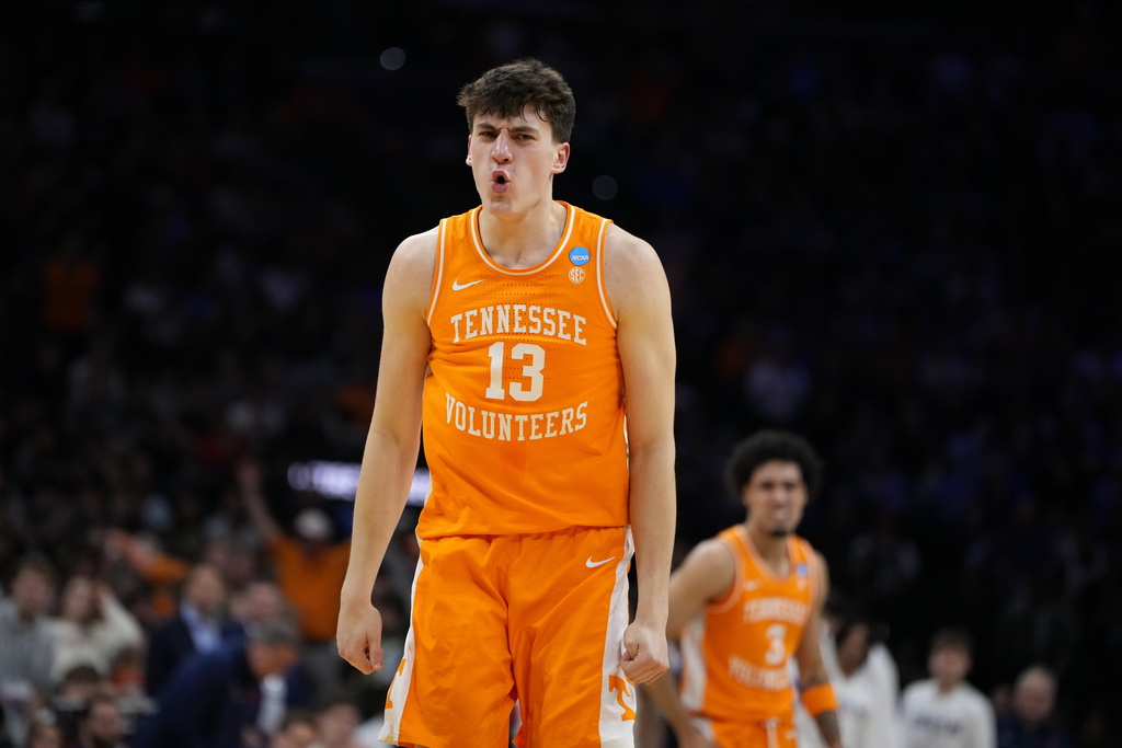 Tennessee's J.P. Estrella reacts after a basket during the second half against Virginia in the second round of the NCAA college basketball tournament, Sunday, March 22, 2026, in Philadelphia. (AP Photo/Matt Slocum)