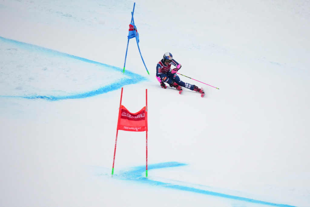 Zrinka Ljutic, of Croatia, skis to a second place finish in the women's World Cup giant slalom in Mont Tremblant, Quebec, Saturday, Dec. 6, 2025. (Sean Kilpatrick/The Canadian Press via AP)