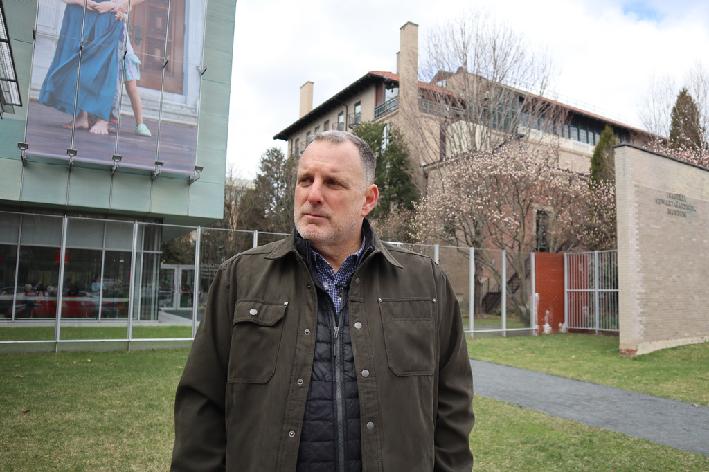 Geoff Kelly, a former FBI agent who spent decades investigating the 1990 art heist at the Isabella Stewart Gardner Museum, stands outside the museum on April 6, 2026, in Boston. (AP Photo/Leah Willingham)
