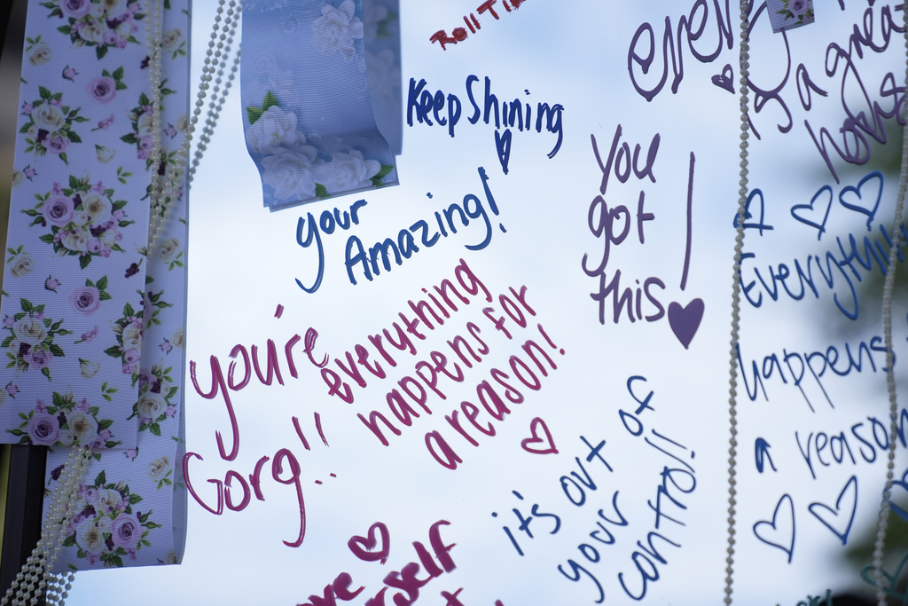Words of affirmation are written on a mirror during rush week at the University of Alabama, Thursday, Aug. 14, 2025, in Tuscaloosa, Ala. (AP Photo/Brynn Anderson)