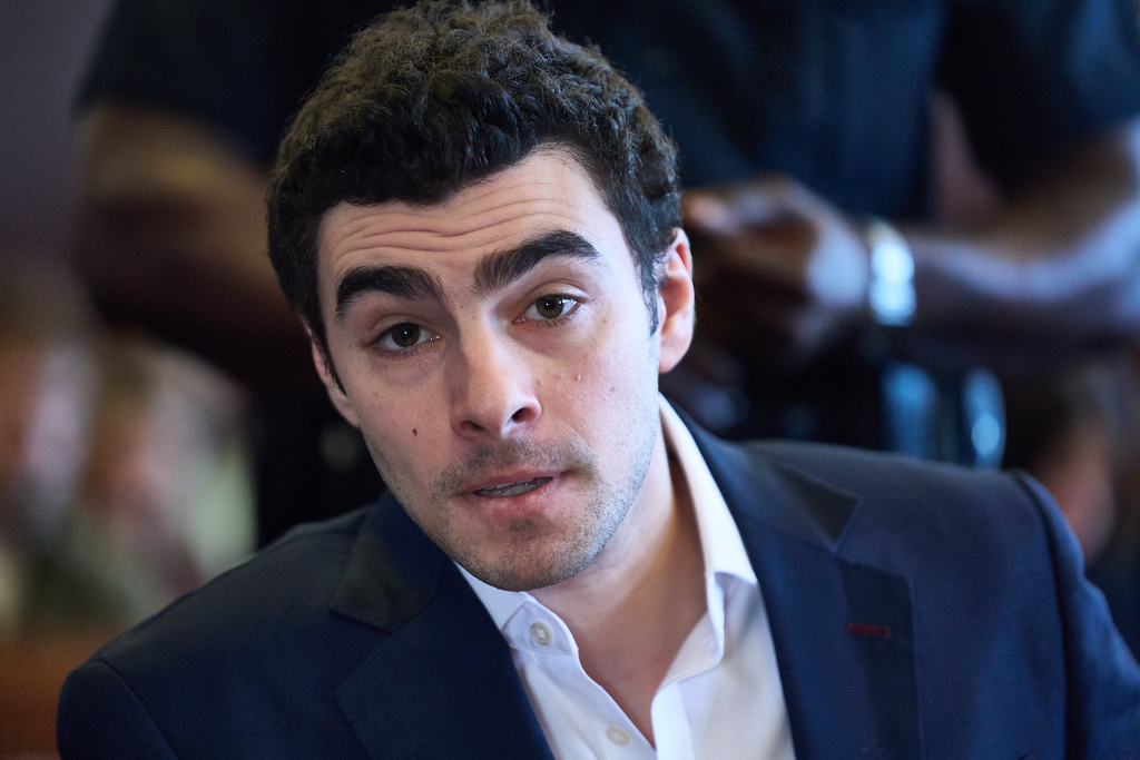 Luigi Mangione appears in Manhattan Criminal Court for an evidence hearing, Thursday , Dec. 18, 2025, in New York. (Curtis Means/Pool Photo via AP)