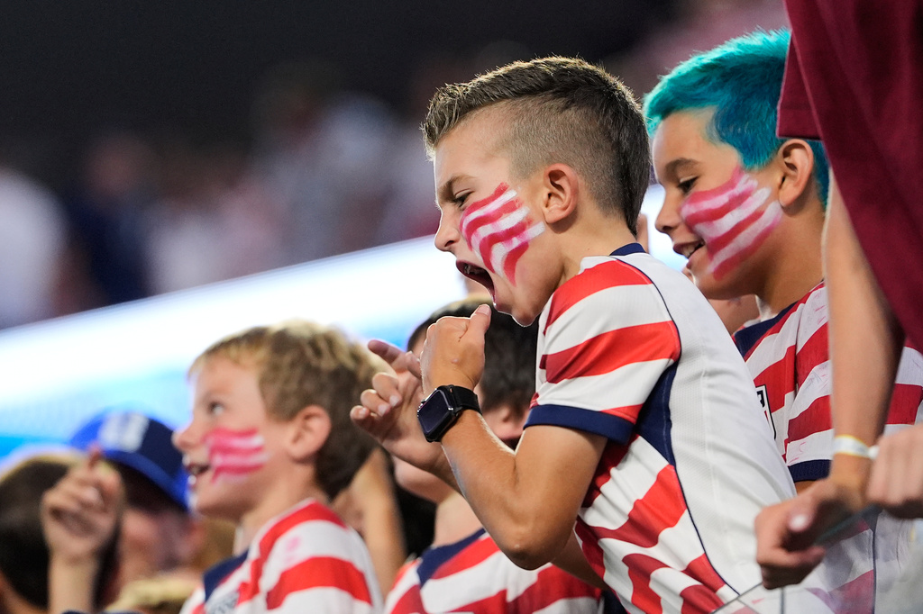 Spectators react following the World Cup Group D soccer match between the United States and Paraguay in Inglewood, Calif., near Los Angeles, Friday, June 12, 2026. (AP Photo/Mark J. Terrill)