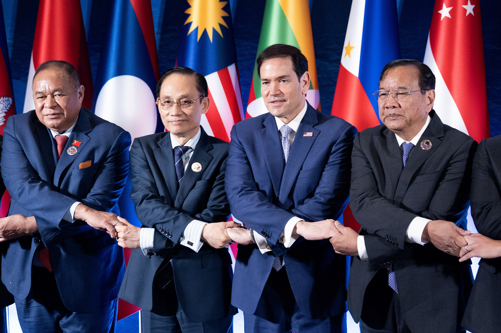 From left, East Timor's Foreign Minister Bendito dos Santos Freitas, Vietnam Foreign Minister Le Hoai Trung, U.S. Secretary of State Marco Rubio and Cambodia's Foreign Minister Prak Sokhonn join hands during the ASEAN Post-Ministerial Conference with the United States on the sidelines of the Association of Southeast Asian Nations (ASEAN) Foreign Ministers' Meeting in Pasay city, Metro Manila, Philippines Wednesday, July 22, 2026. (Brendan Smialowski/Pool Photo via AP)