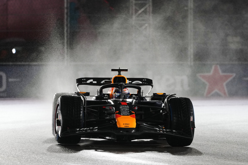 Red Bull driver Max Verstappen of the Netherlands drives during a qualifying session at the Formula One Las Vegas Grand Prix auto race, Friday, Nov. 21, 2025 in Las Vegas. (AP Photo/Eric Gay)