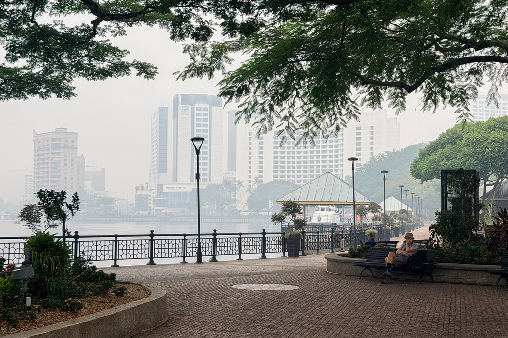 Kuching riverside in the city center is shrouded in thick haze in Kuching, Sarawak state, Malaysia, Friday, Sept. 4, 2026. (AP Photo/Xpin Voon)