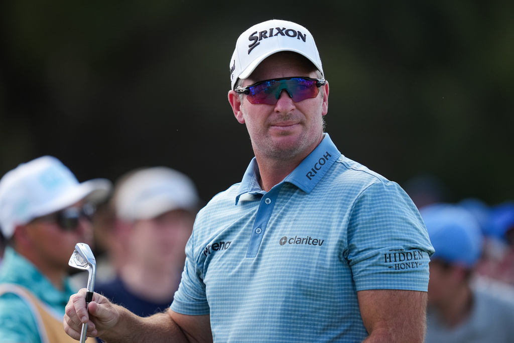Ryan Fox of New Zealand reacts during the first round of the Australian Open golf tournament in Melbourne, Australia, Thursday, Dec. 4, 2025. (AP Photo/Asanka Brendon Ratnayake)