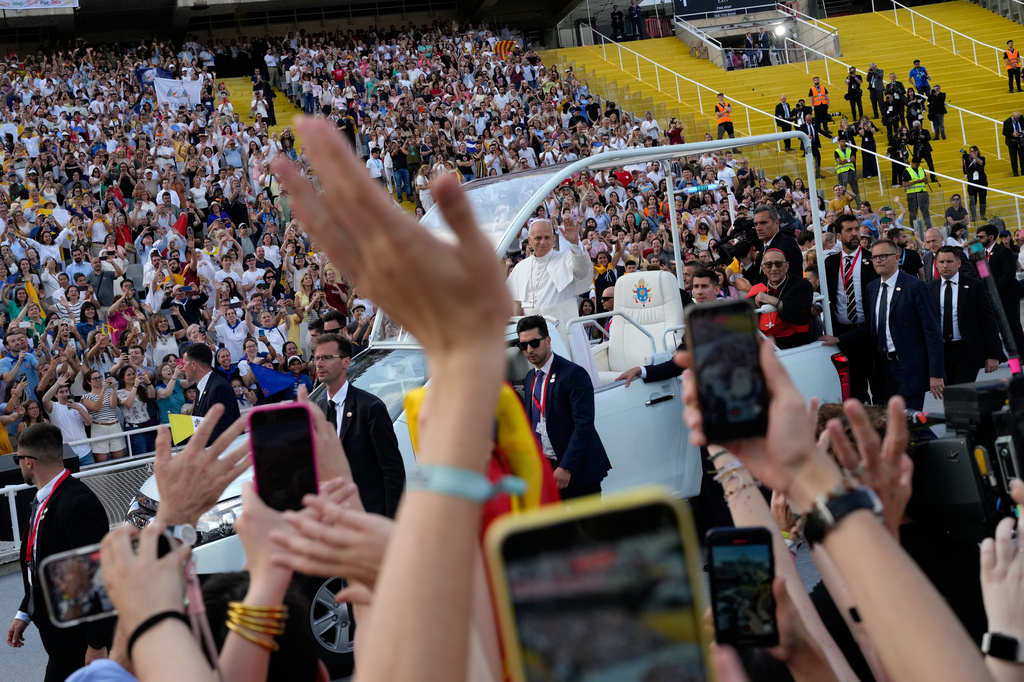 Pope Leo XIV arrives to attend a prayer vigil at Lluis Companys Olympic Stadium in Barcelona, Spain, Tuesday, June 9, 2026. (AP Photo/Bernat Armangue)