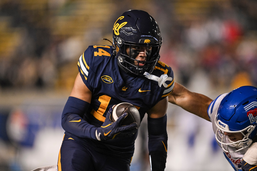 California defensive back Aiden Manutai looks on after intercepting a pass during the first half of an NCAA college football game against SMU, Saturday, Nov. 29, 2025, in Berkeley, Calif. (AP Photo/Justine Willard)