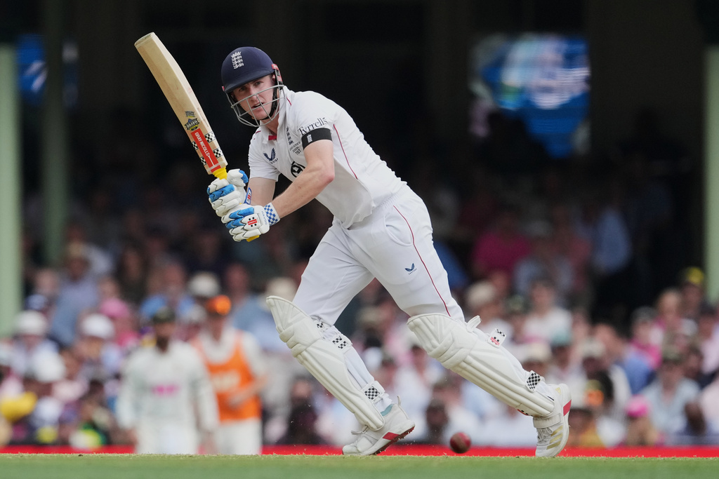 England's Harry Brook bats during play on day one of the fifth and final Ashes cricket test between England and Australia in Sydney, Sunday, Jan. 4, 2026. (AP Photo/Mark Baker)