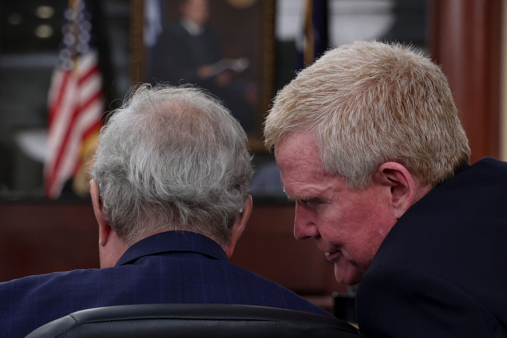 Alex Murdaugh speaks with his attorney, Dick Harpootlian, a status hearing on Friday, Aug. 14, 2026 at the Marc H. Westbrook Judicial Center in Lexington, S.C. (Tracy Glantz /The State via AP, Pool)