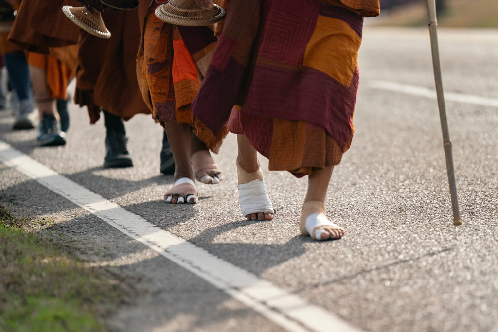 Bhikkhu Pannakara leads other buddhist monks in the, "Walk For Peace," Thursday, Jan. 8, 2026, in Saluda, S.C. (AP Photo/Allison Joyce)