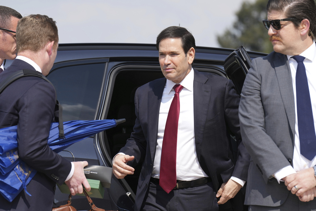 U.S. Secretary of State Marco Rubio arrives to board his plane at Felipe Angeles International Airport in Zumpango, on the outskirts of Mexico City, Wednesday, Sept. 3, 2025, en route to Ecuador. (AP Photo/Jacquelyn Martin, Pool)