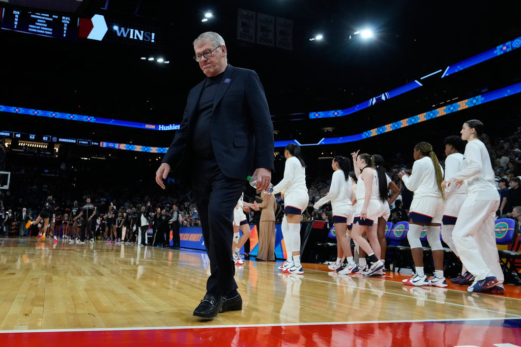 UConn head coach Geno Auriemma reacts after during the second half of a woman's NCAA college basketball tournament semifinal game between UConn and South Carolina at the Final Four, Friday, April 3, 2026, in Phoenix. (AP Photo/Ross D. Franklin)