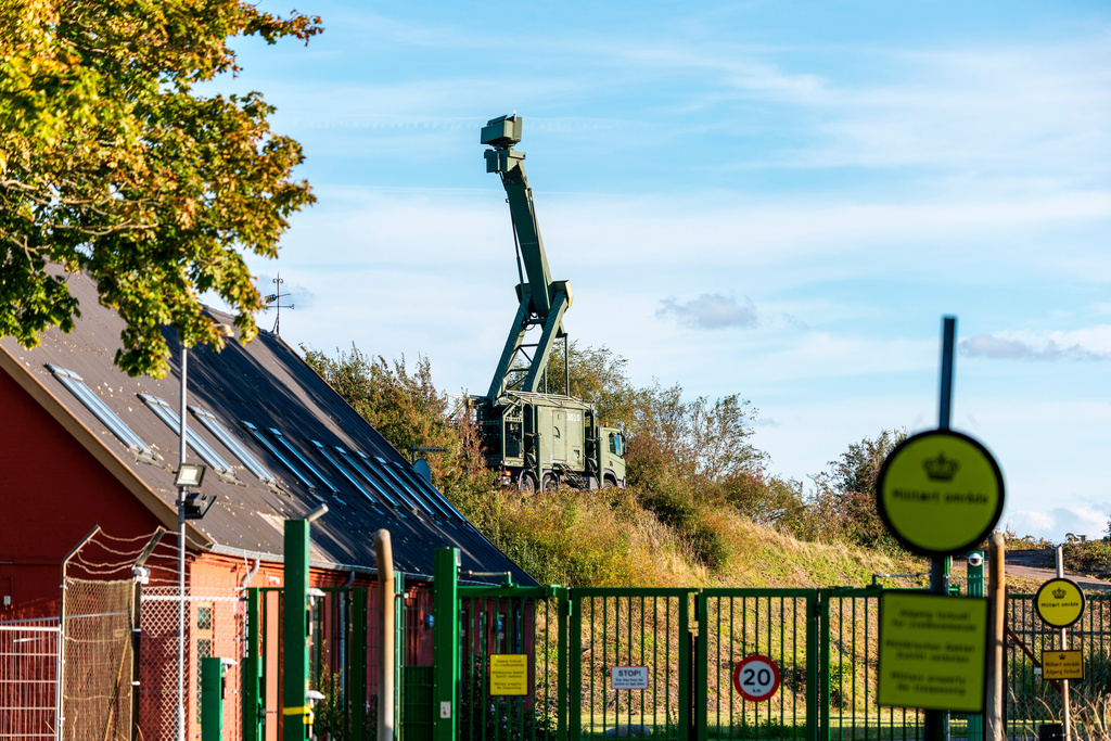 A mobile radar installation is seen at the Danish military site on Amager, Pionegaarden, near the village of Dragoer and on the coast of Oresund, the sea between Denmark and Sweden, on Friday, Sept. 26, 2025. (Steven Knap/Ritzau Scanpix via AP)