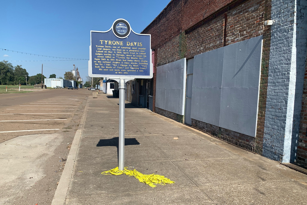 The street remains empty at the scene of Fridays deadly shooting in downtown Leland, Miss.,on Saturday, Oct. 11, 2025. (AP Photo/Katie Adkins)