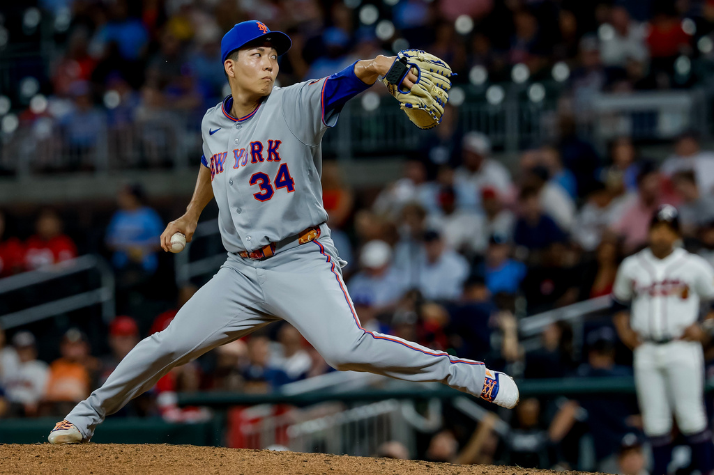 New York Mets pitcher Kodai Senga (34) delivers to an Atlanta Braves batter during the ninth inning of a baseball game, Monday, Aug. 10, 2026, in Atlanta. (AP Photo/Erik S. Lesser)