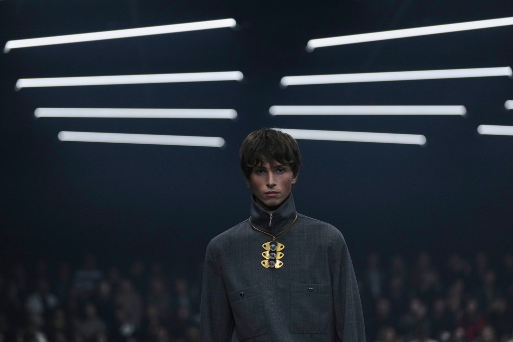A model wears a creation as part of the Valentino Spring/Summer 2026 collection presented in Paris, Sunday, Oct. 5, 2025. (AP Photo/Aurelien Morissard)