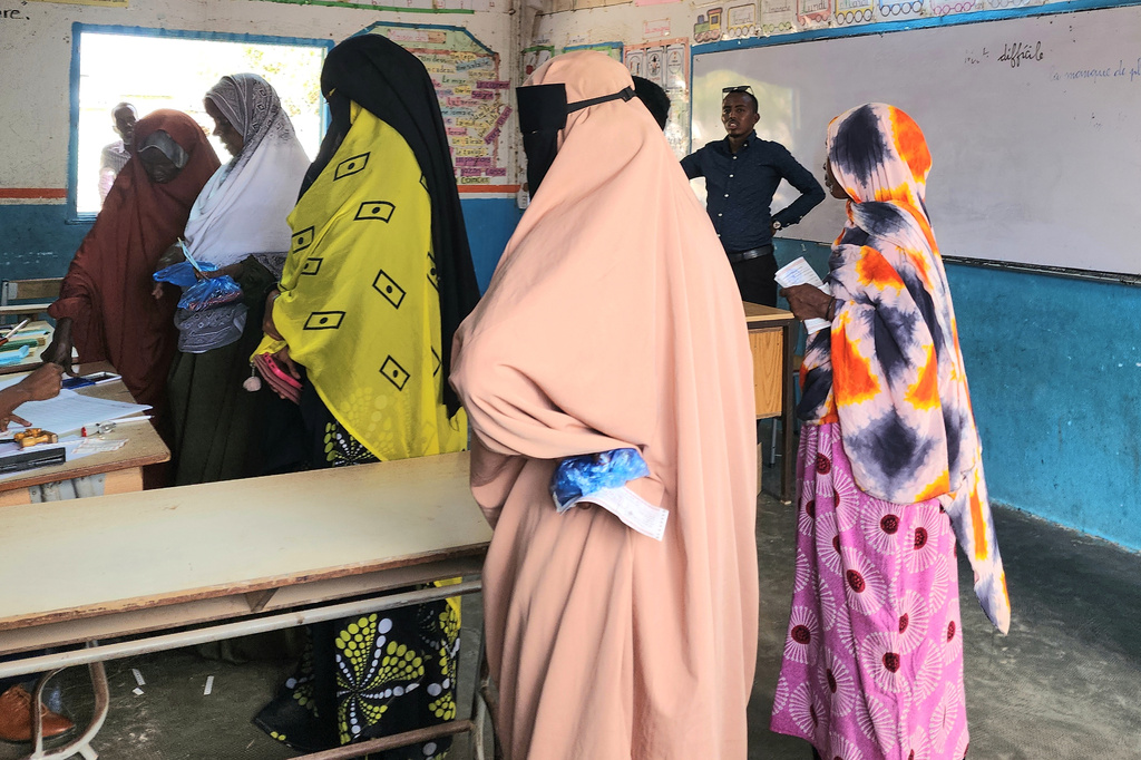Women cast their votes at a polling station during the Djibouti presidential elections in Mouloud, Djibouti, Friday, April 10, 2026. (AP Photo/Guirreh Moumin)