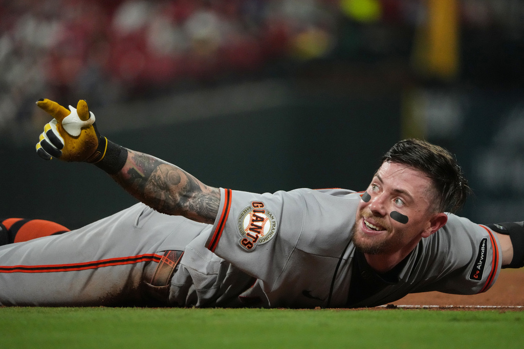 San Francisco Giants' Christian Koss reacts after grounding out during the fifth inning of a baseball game against the St. Louis Cardinals Tuesday, Sept. 15, 2026, in St. Louis. (AP Photo/Jeff Roberson)
